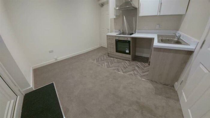 2 Bedroom Flat To Rent In Carlton Terrace, Swansea, SA1