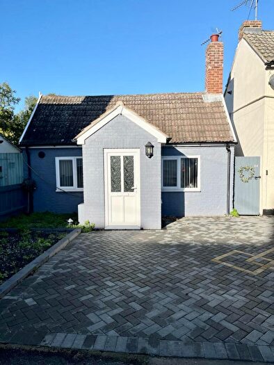 2 Bedroom Detached Bungalow To Rent In Maidstone Road, Felixstowe, Suffolk, IP11
