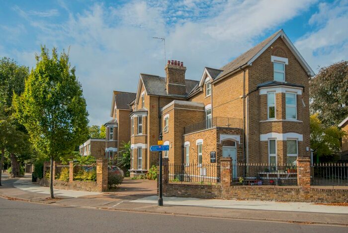 1 Bedroom Flat To Rent In Kew Gardens Road, Richmond, TW9