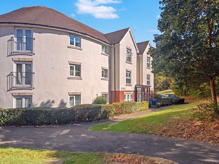 2 Bedroom Flat For Sale In Harberd Tye, Chelmsford, CM2