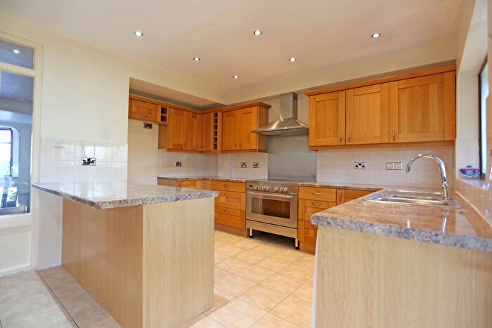 3 Bedroom Terraced House To Rent In Ashburton Avenue, Goodmayes, IG3