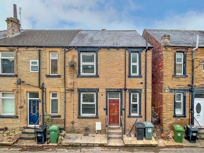 2 Bedroom End Of Terrace House To Rent In Johnson Terrace, Morley, LS27