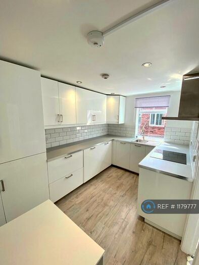 2 Bedroom Flat To Rent In Heaton, Newcastle Upon Tyne, NE6