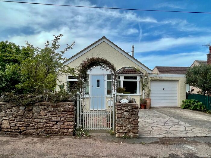 2 Bedroom Detached Bungalow For Sale In Parsons Way, Winscombe, North Somerset, BS25