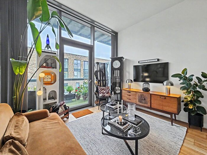 Studio To Rent In Abito, Salford, M50