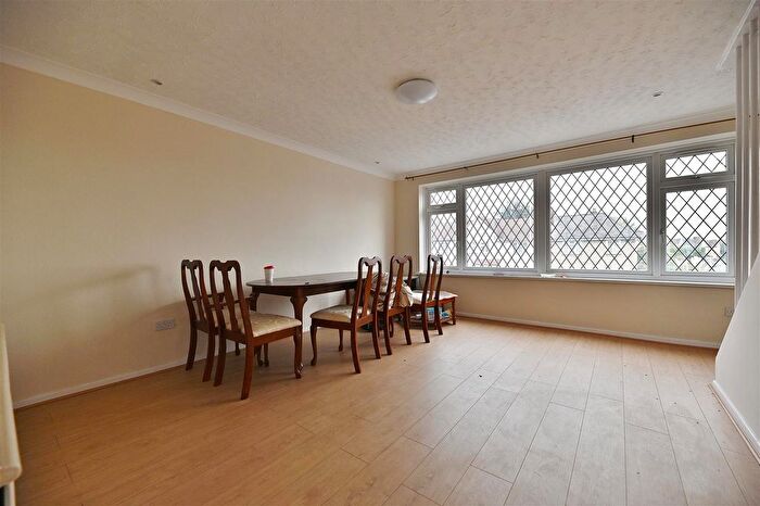 3 Bedroom Town House To Rent In Tomswood Hill, Barkingside, IG6