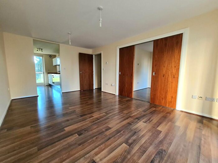 2 Bedroom Apartment To Rent In Burgess Square, Brackley, NN13