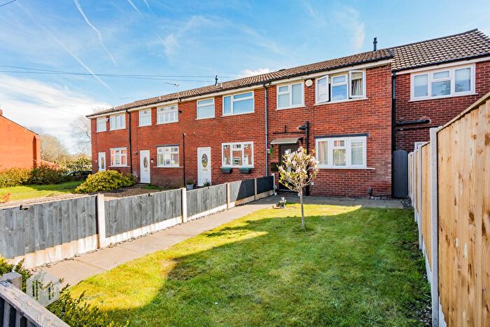 4 Bedroom End Of Terrace House For Sale In Lily Lane, Bamfurlong, Wigan, Greater Manchester, WN2