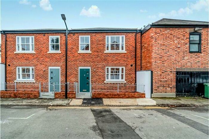 2 Bedroom Terraced House To Rent In Station Road, High Wycombe, HP13