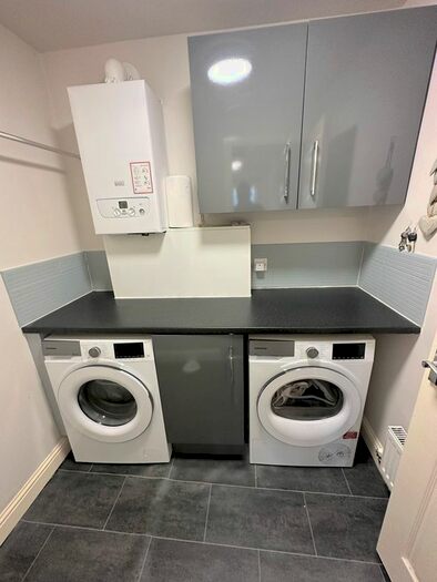 1 Bedroom Flat To Rent In Pippin Court, Halifax, HX2