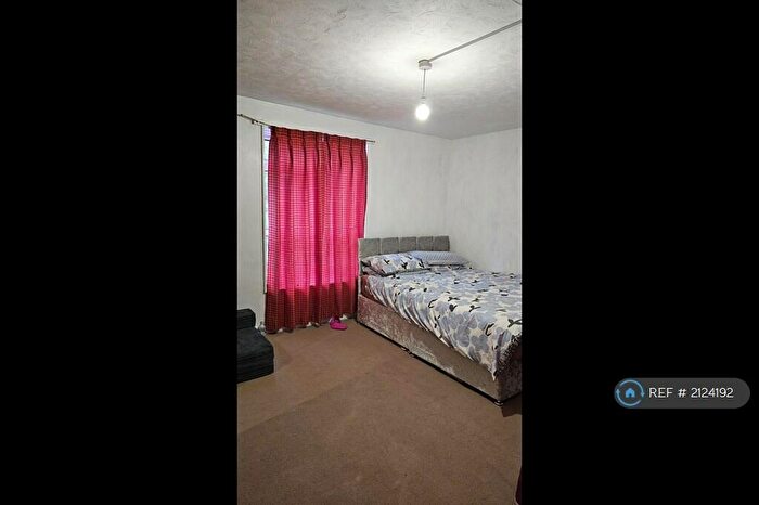 2 Bedroom Flat To Rent In Elizabeth House, Pilgrims Hatch, Brentwood, CM15