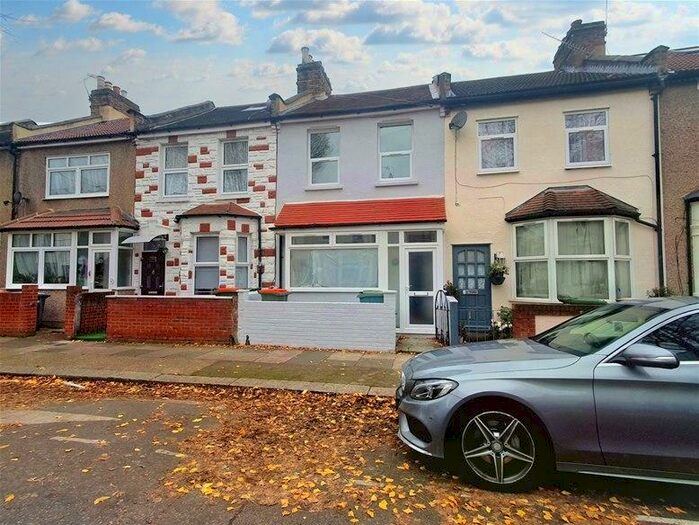 3 Bedroom Terraced House To Rent In Meath Road, Stratford, E15