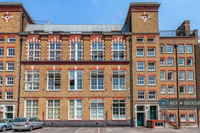 2 Bedroom Flat To Rent In Grenier Apartments, London, SE15