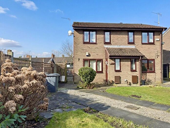 2 Bedroom Semi Detached House For Sale In Ludlow Park, Oldham, Greater Manchester, OL4