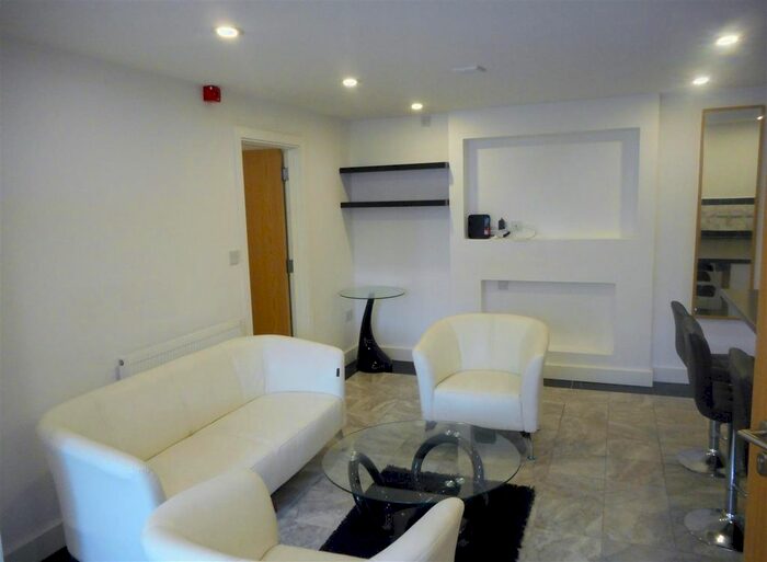 3 Bedroom Flat To Rent In Caspian Court, Richmond Crescent, Cardiff, CF24