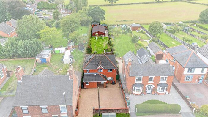 4 Bedroom Detached House For Sale In Burton Road, Overseal, DE12