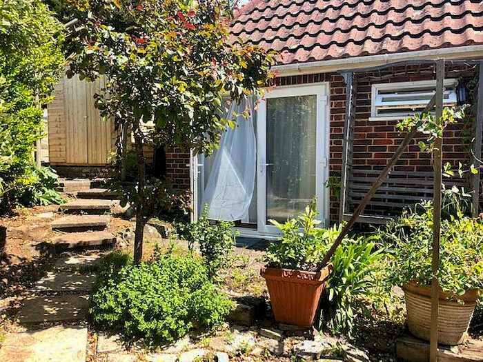 1 Bedroom Apartment To Rent In Woodruff Avenue, Hove, BN3