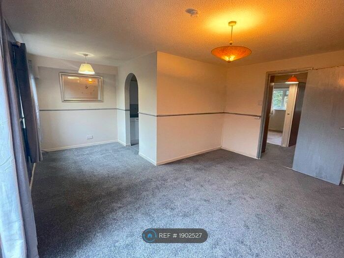 2 Bedroom Flat To Rent In Ancona Close, Ramleaze, Swindon, SN5