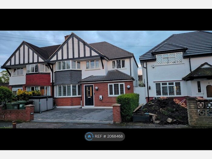 4 Bedroom Semi-Detached House To Rent In Sutton, Sutton, SM1