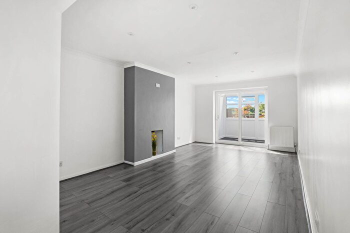 3 Bedroom End Of Terrace House For Sale In Berkeley Close, Whittington, Worcester., WR5
