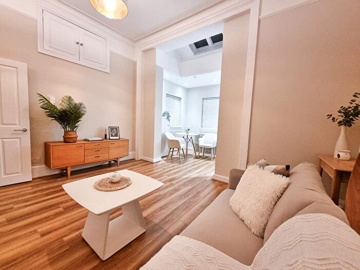 1 Bedroom Flat To Rent In Saint Stephens Avenue, She, London, W12