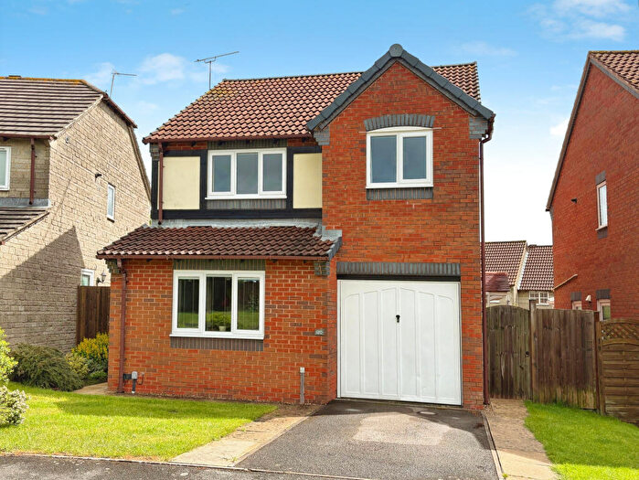 3 Bedroom Detached House For Sale In Brackendene, Bradley Stoke, Bristol, Gloucestershire, BS32