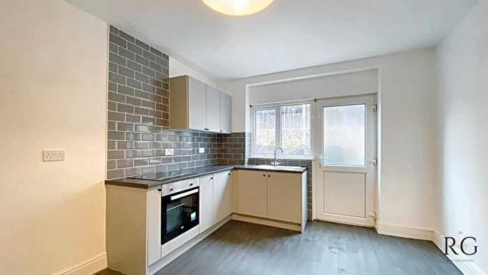 2 Bedroom Flat For Sale In Flat, Alexandra Road, Mutley, Plymouth, Devon, PL4