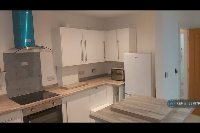 3 Bedroom Flat To Rent In Dymchurch Road, Hythe, CT21