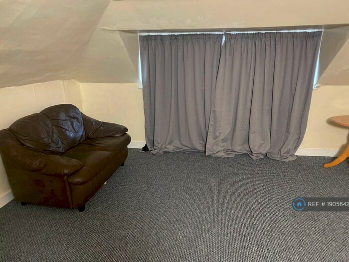 1 Bedroom Flat To Rent In Stoke Road, Guildford, GU1