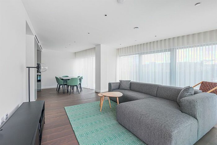 3 Bedroom Flat To Rent In No., Upper Riverside, Cutter Lane, Greenwich Peninsula, SE10
