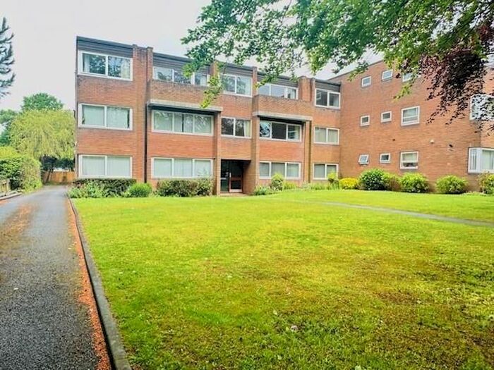 3 Bedroom Flat To Rent In Station Road, Wylde Green, Sutton Coldfield, B73