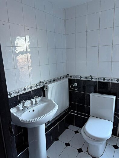 6 Bedroom Terraced House To Rent In Dovey Road, Birmingham, B13