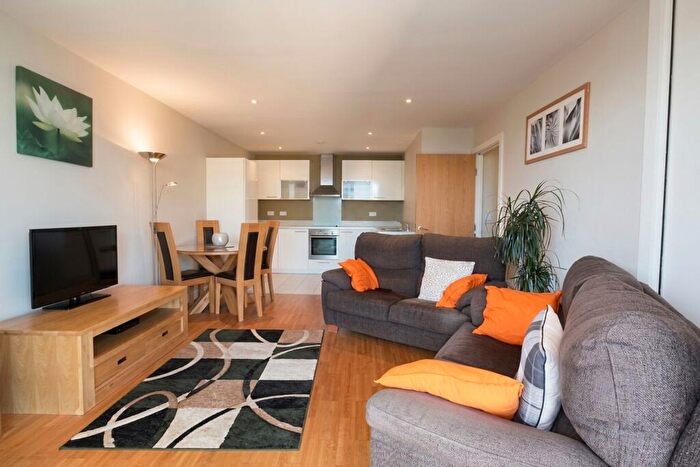 2 Bedroom Apartment For Sale In Kelso Place, Manchester, M15