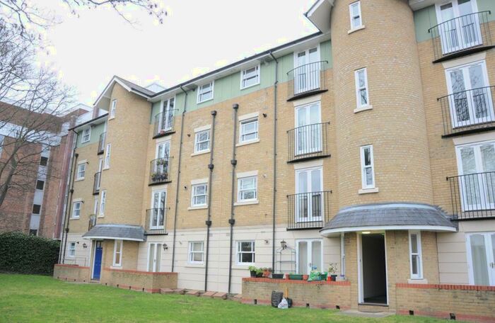 2 Bedroom Apartment To Rent In Becketts Court, Glebe Road, Chelmsford, CM1