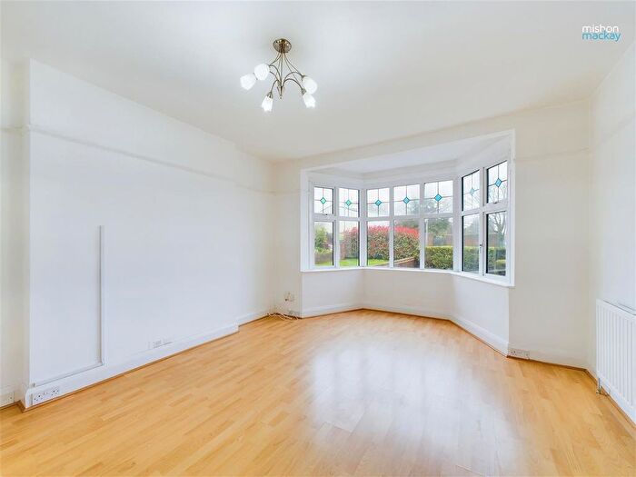 3 Bedroom Semi-Detached House To Rent In Nevill Road, Hove, East Sussex, BN3