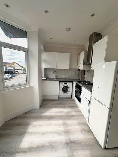 2 Bedroom Property To Rent In Euston Avenue, Watford, WD18