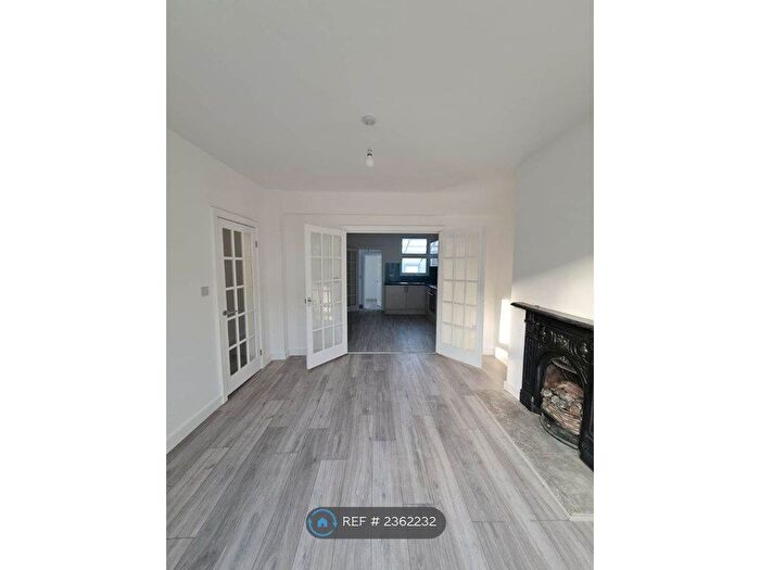 4 Bedroom Terraced House To Rent In Federation Road, London, SE2