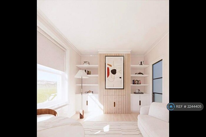 1 Bedroom Flat To Rent In Village Mount, London, NW3