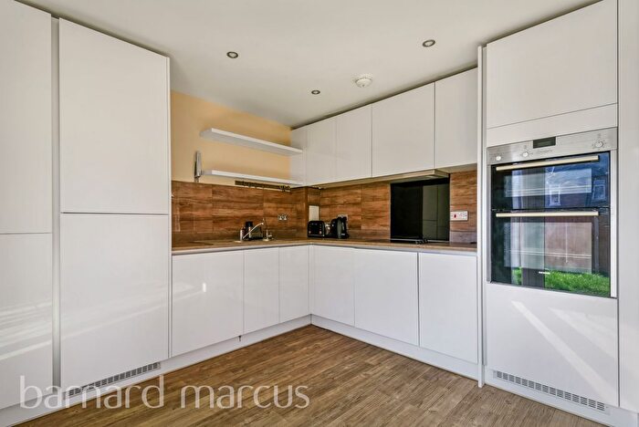 3 Bedroom Property To Rent In Parchment Close, Mitcham, CR4