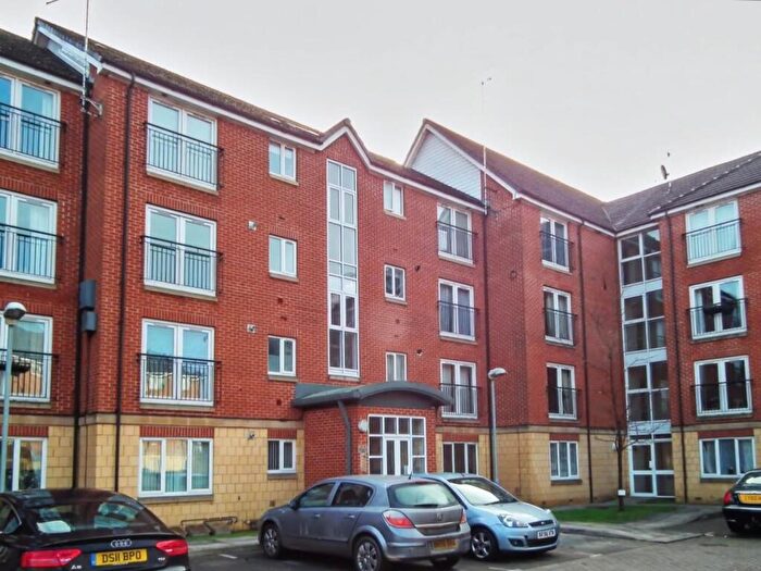 2 Bedroom Apartment For Sale In Cleveland Court, Northampton, NN2