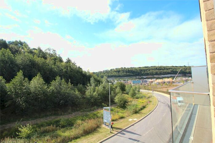 2 Bedroom Flat To Rent In Heron Court, Castle Hill Drive, Castle Hill, Swanscombe, DA10