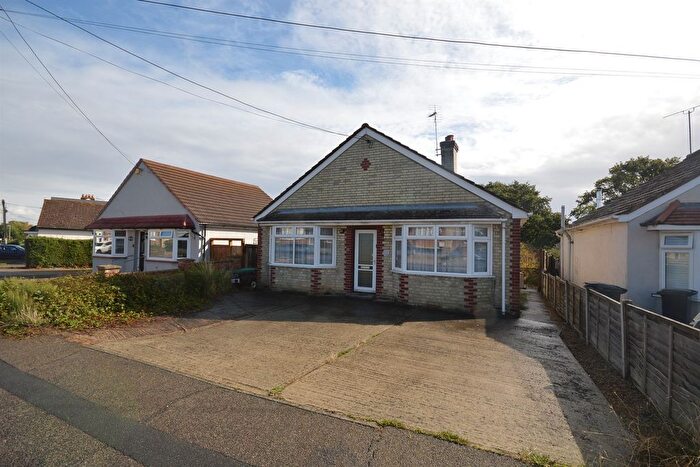 2 Bedroom Detached Bungalow For Sale In Park Drive, Braintree, CM7