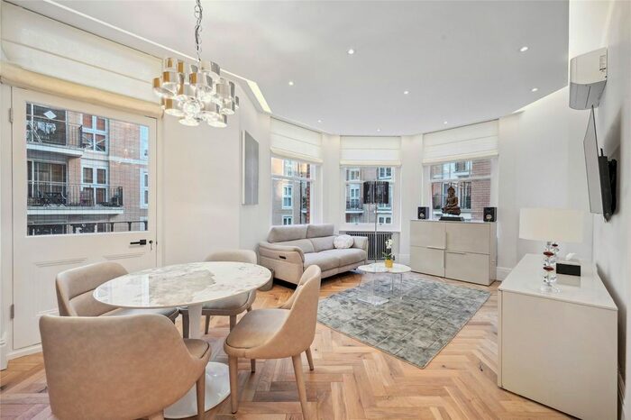2 Bedroom Flat To Rent In Westminster Palace Gardens, Artillery Row, Westminster, London, SW1P