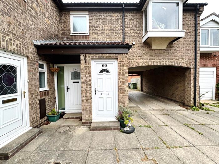 1 Bedroom Flat For Sale In Lindisfarne, Peterlee, County Durham, SR8