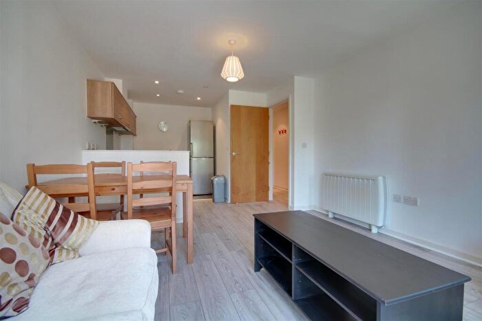 1 Bedroom Flat To Rent In Richmond House, Bonfire Corner, Portsmouth, PO1