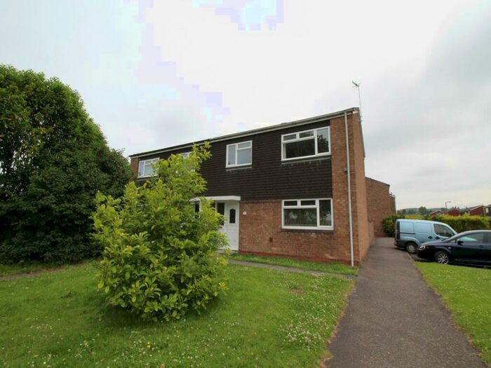 3 Bedroom Semi-Detached House To Rent In Aintree Close, Catshill, Bromsgrove, Worcestershire, B61