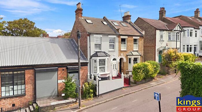 3 Bedroom Terraced House For Sale In Tower Hamlets Road, London, E17