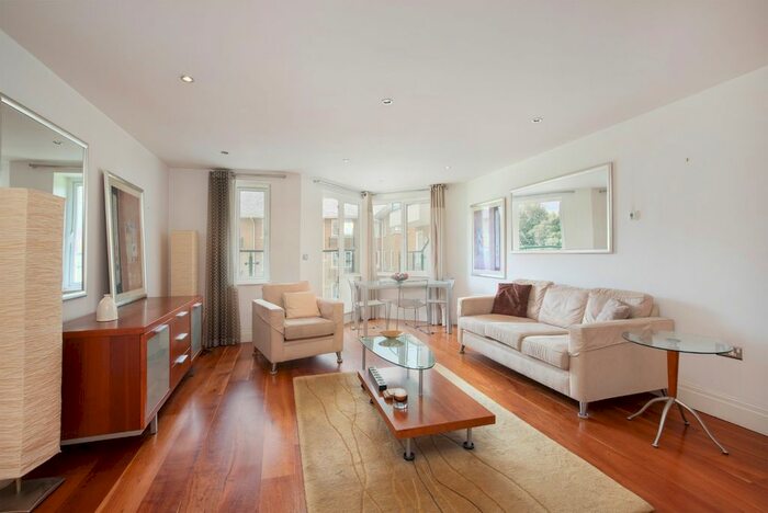 1 Bedroom Flat To Rent In Birchgrove House, Strand Drive, Richmond, Surrey, TW9