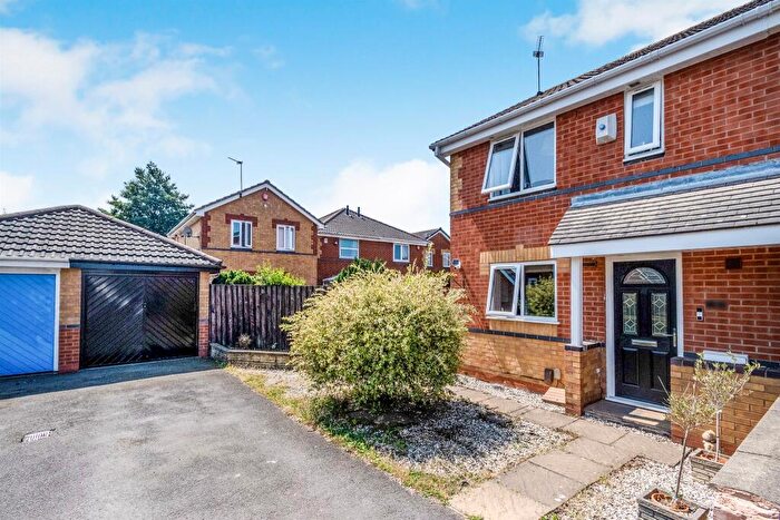 3 Bedroom Semi Detached House For Sale In Cochrane Close, Tipton, DY4