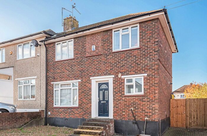 2 Bedroom Semi Detached House For Sale In Glenmore Road, Welling, DA16